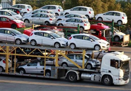 هیچکس حتی رئیس سازمان توسعه تجارت دقیقا نمیداند چگونه حدود ۱۴۰۰ خودرو بدون ثبت سفارش وارد کشور شده است!